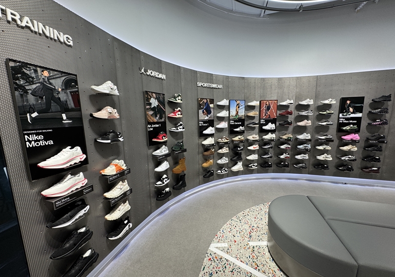 ららぽーと東京ベイ北館 ナイキ