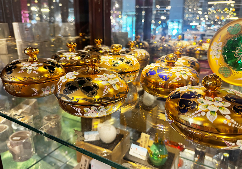 世界のガラス館
